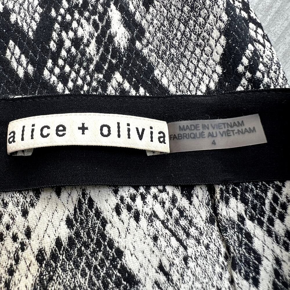 Alice + Olivia Black & White Snake Print Cropped Pants - Picture 3 of 7